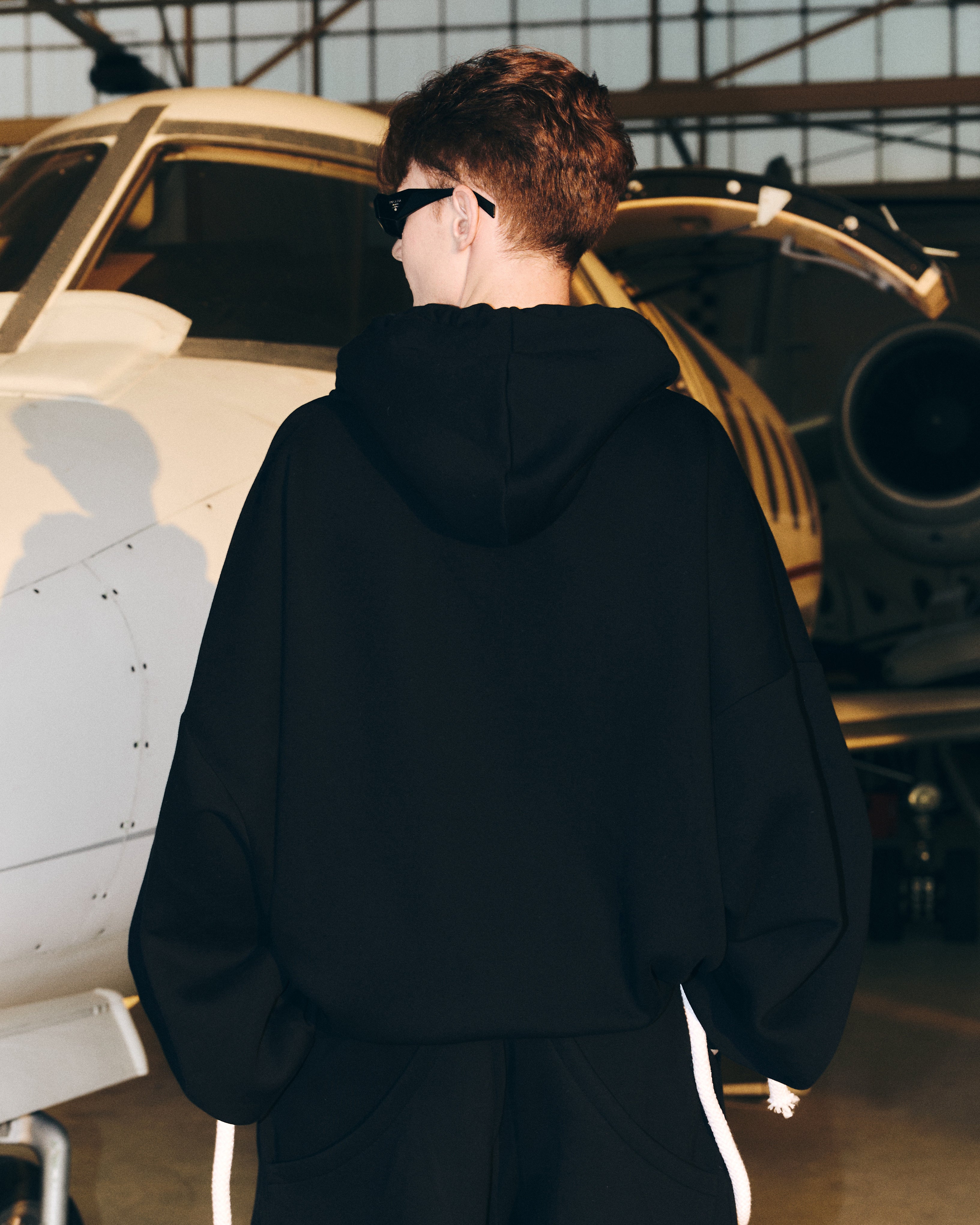FLY HOODIE BLACK